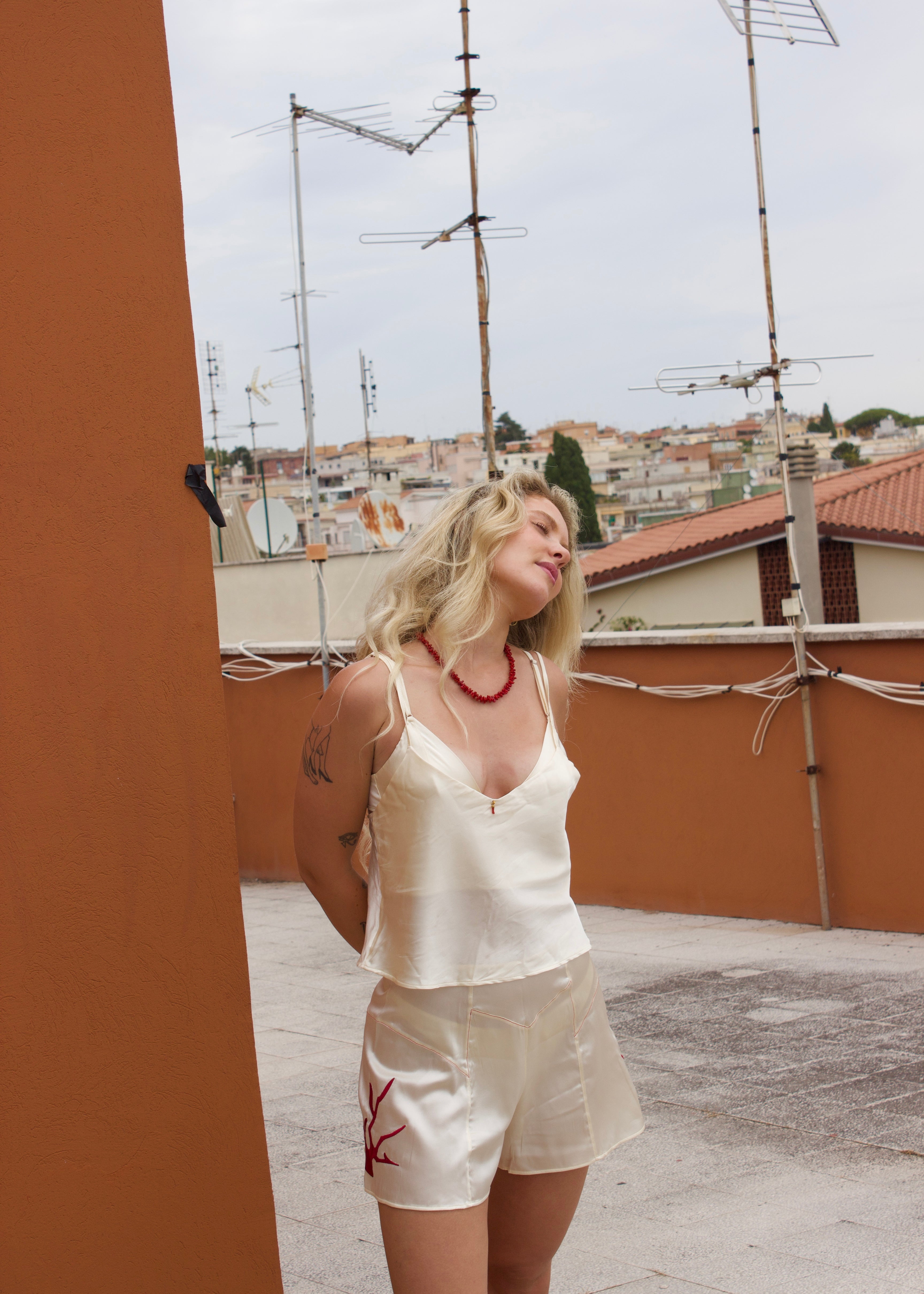 Amalia Silk and Coral Embroidery Shorts - Canistrelli